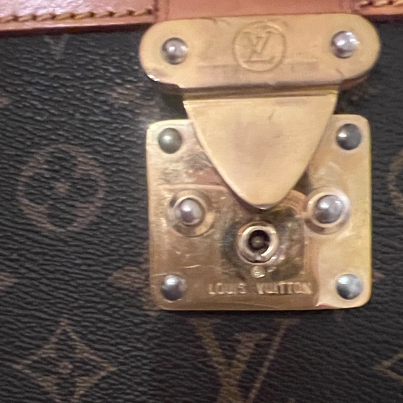 AUTHENTIC vintage Louis Vuitton Monogram Vanity Box with Gold Accents! 💛 - Picture 3 of 16